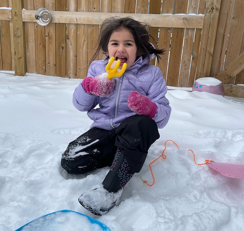 Girl snow daycare 800x758